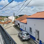 Gomes & Fortunato House Ferienhaus Casais Brancos