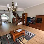 Gomes & Fortunato House Ferienhaus Casais Brancos