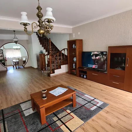 Gomes & Fortunato House Vakantiehuis Casais Brancos